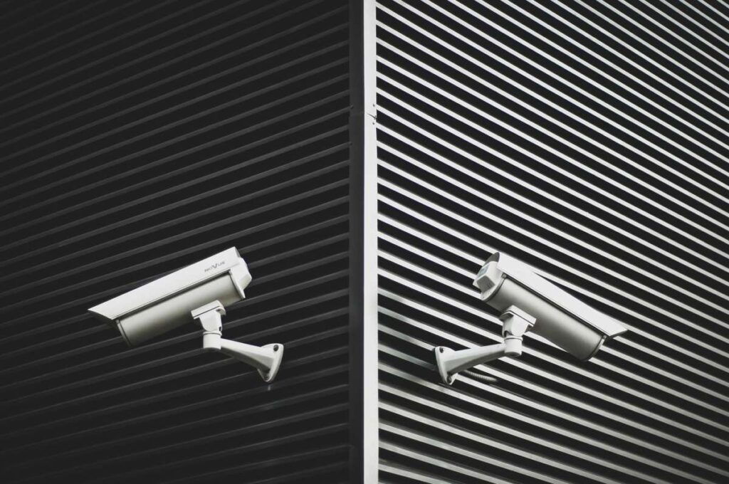 which is better cctv or ip camera3
